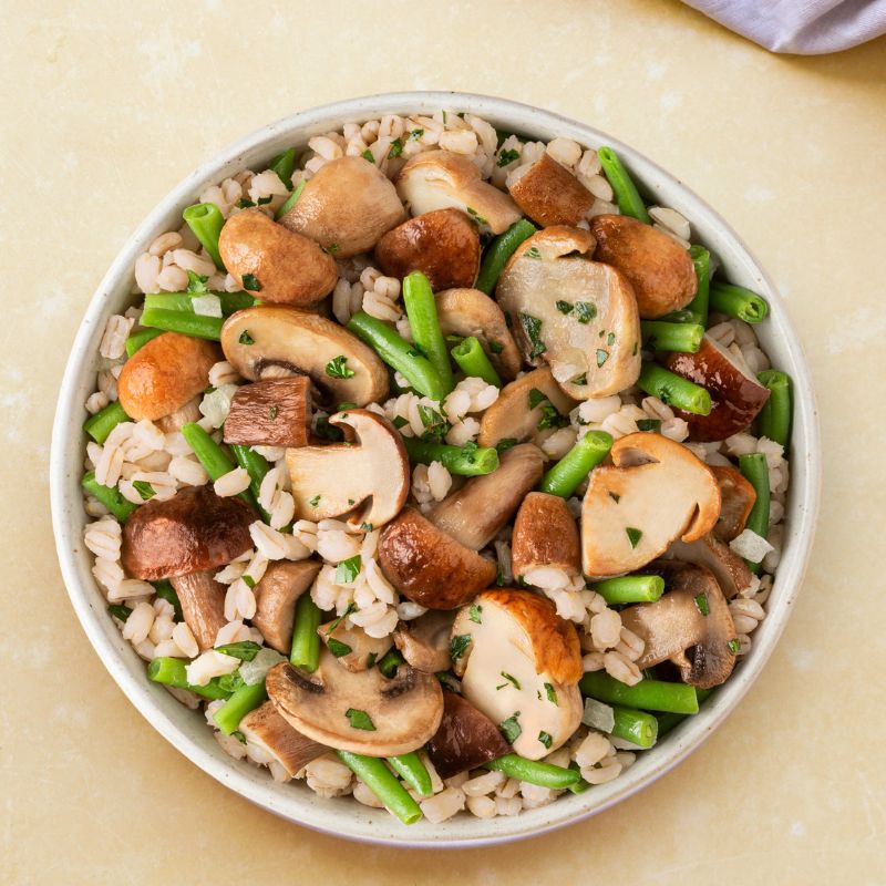 Champignons à la paysanne orge perlé, haricots verts et beurre persillé