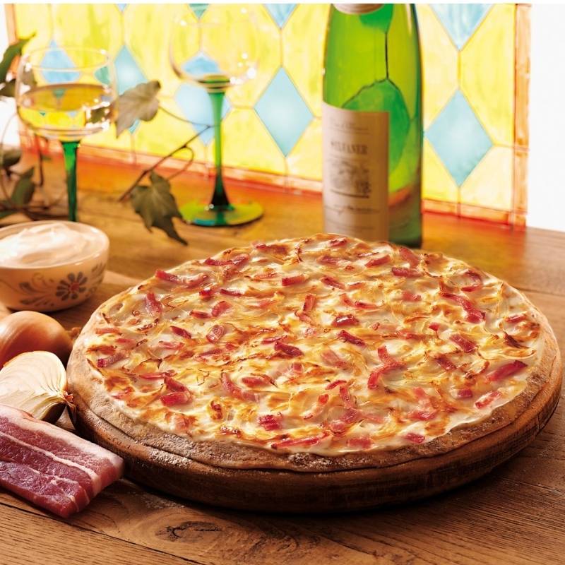 Flammekueche classique (Tarte flambée alsacienne)