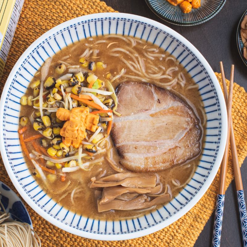 Soupe ramen au porc et au miso
