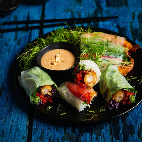 Rouleaux de printemps aux crevettes avec sauce à l’arachide