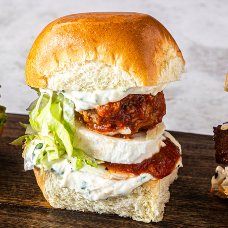 Mini burger aux boulettes de veau, mozzarella et aioli