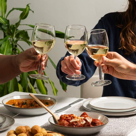 Accords mets et vins : nos suggestions pour un repas parfait