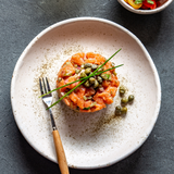 Salmon tartare with classic marinade