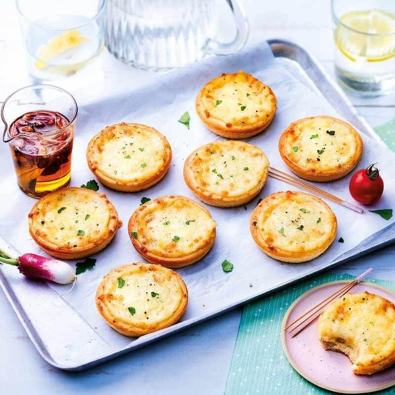 9 Mini pizzas au fromage