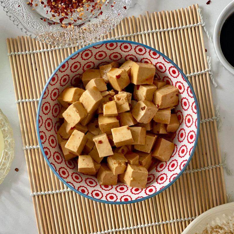 Tofu en cubes marinés au Yuzu Général Tao