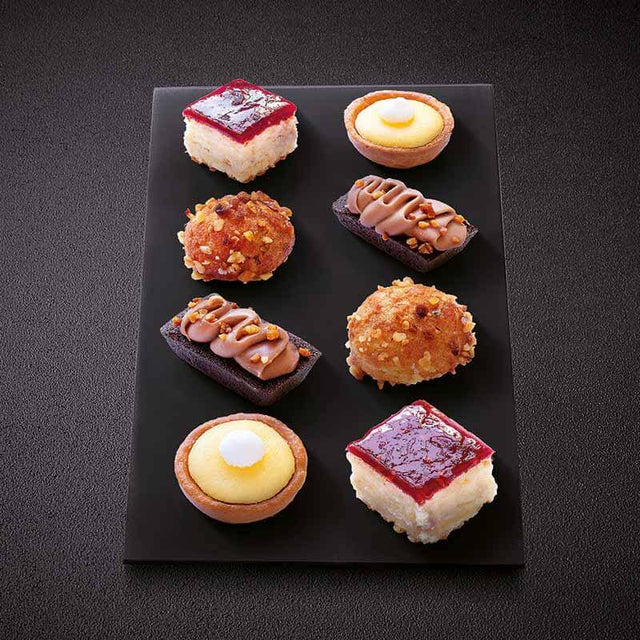 12 petits fours sucrés